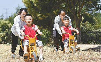 村里娃家門口的幼兒園（村里娃家門口的幼兒園叫什么）